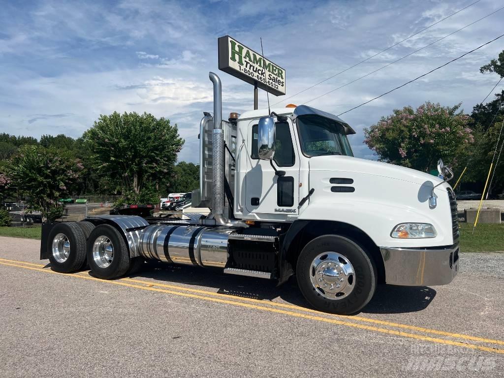 Mack CXU 613 Çekiciler