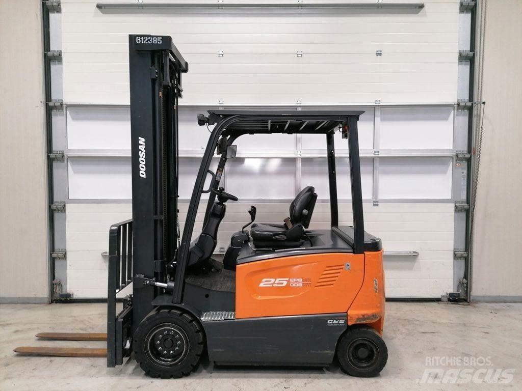 Doosan B25X-7 Elektrikli forkliftler