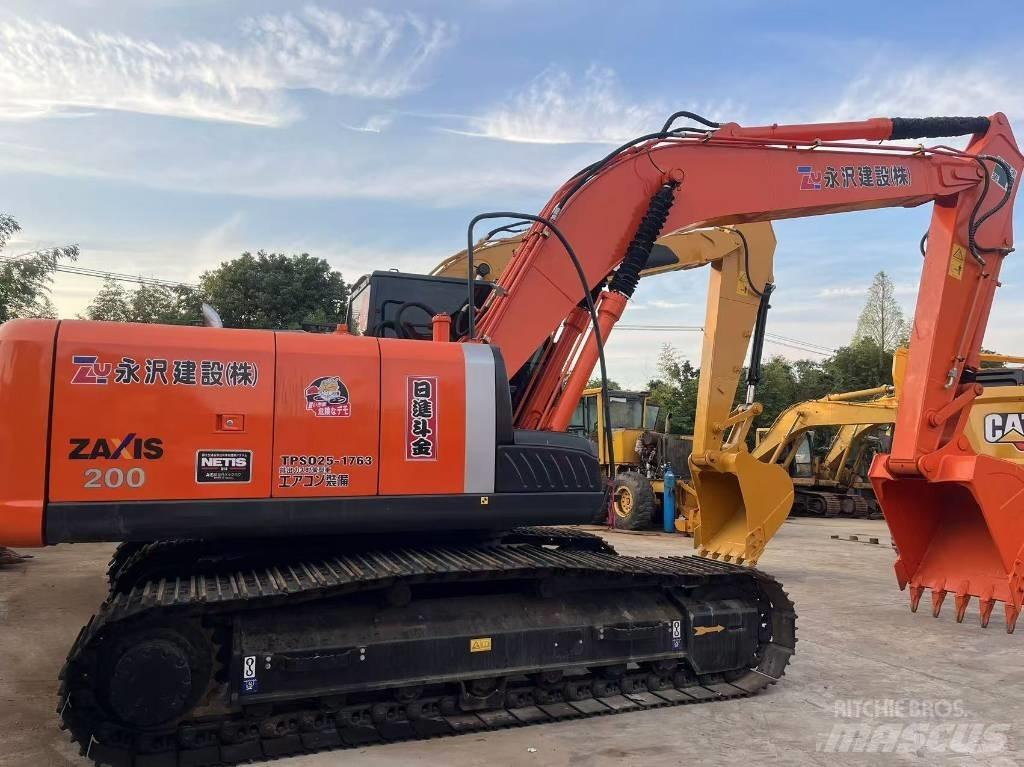 Hitachi ZX 200 Paletli ekskavatörler