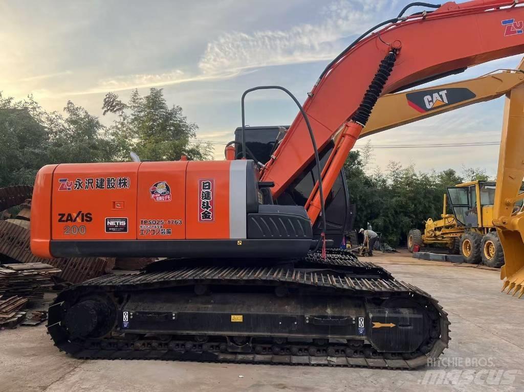 Hitachi ZX 200 Paletli ekskavatörler