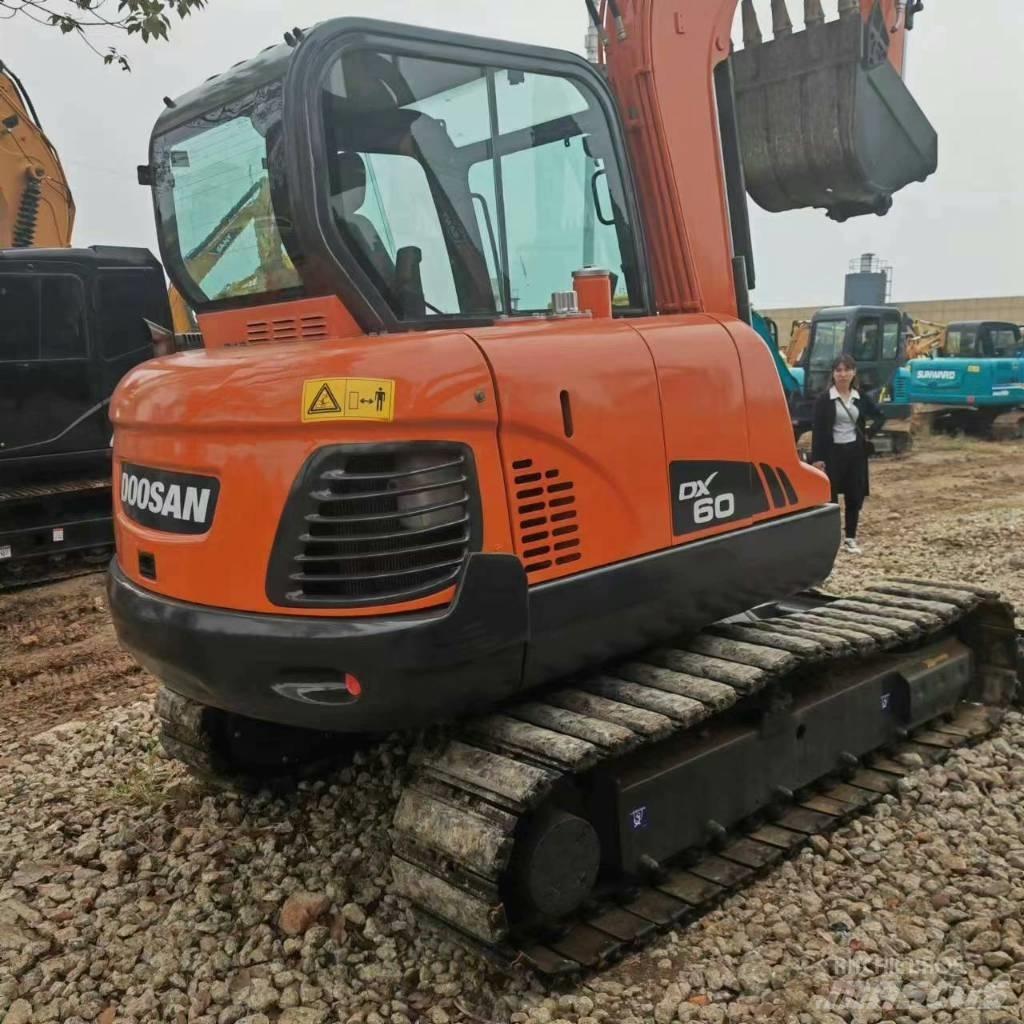 Doosan DX60 Mini ekskavatörler, 7 tona dek