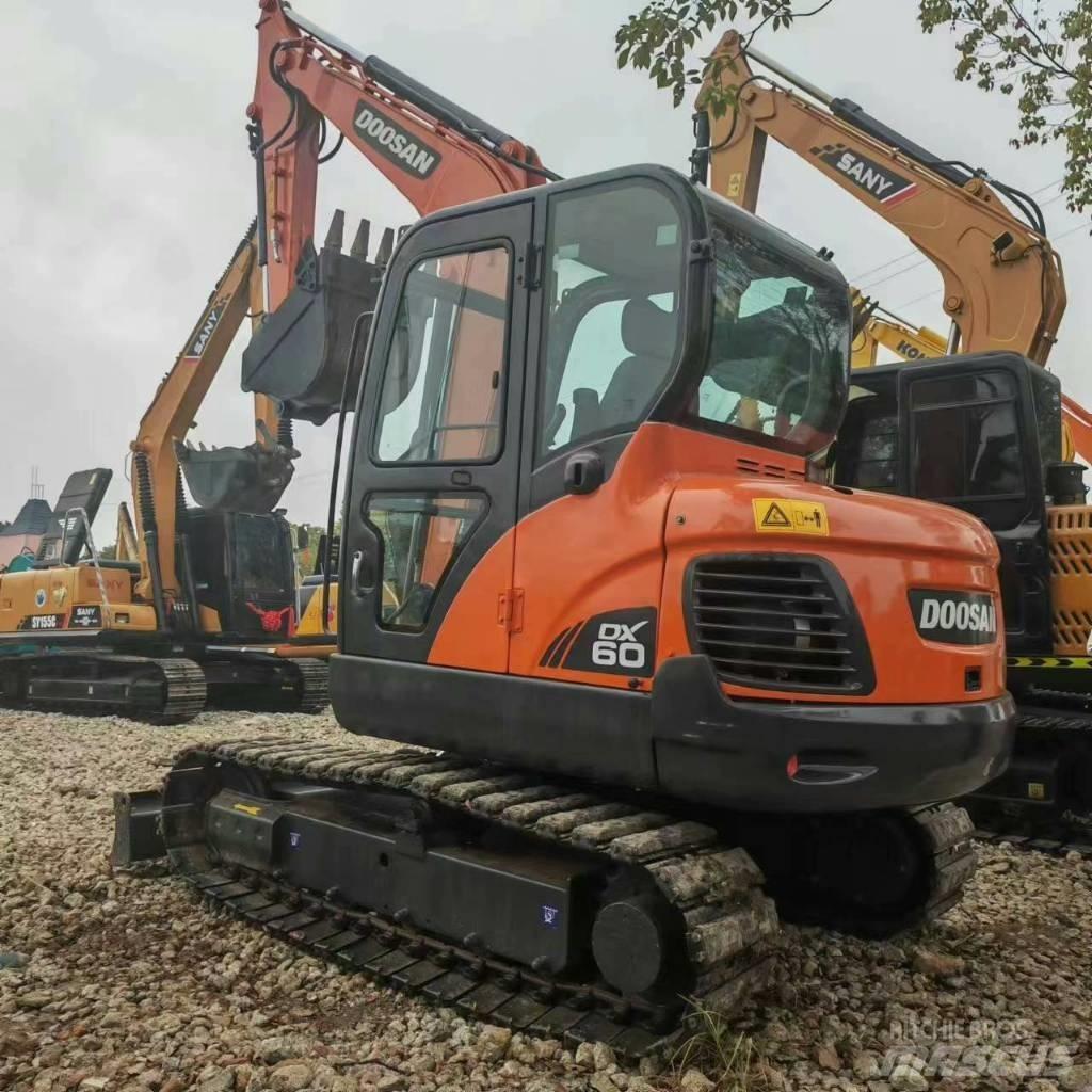 Doosan DX60 Mini ekskavatörler, 7 tona dek