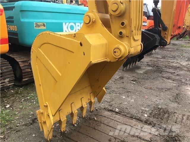 Komatsu PC 200 Paletli ekskavatörler
