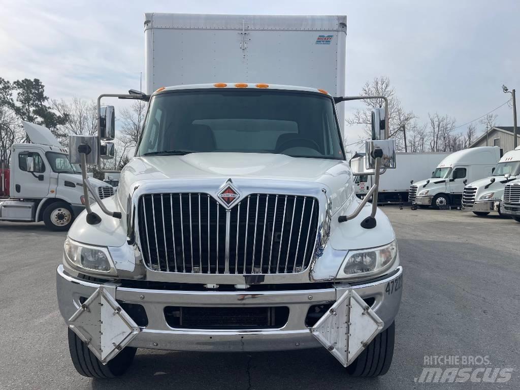 International 4300 Kapali kasa kamyonlar