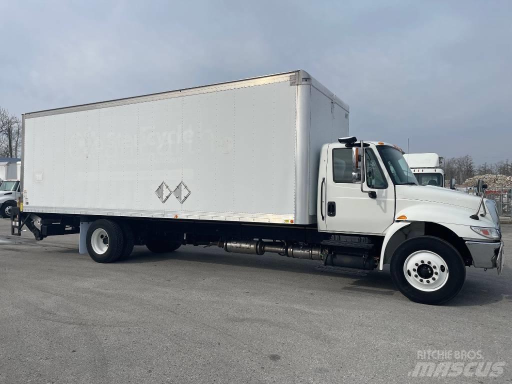 International 4300 Kapali kasa kamyonlar