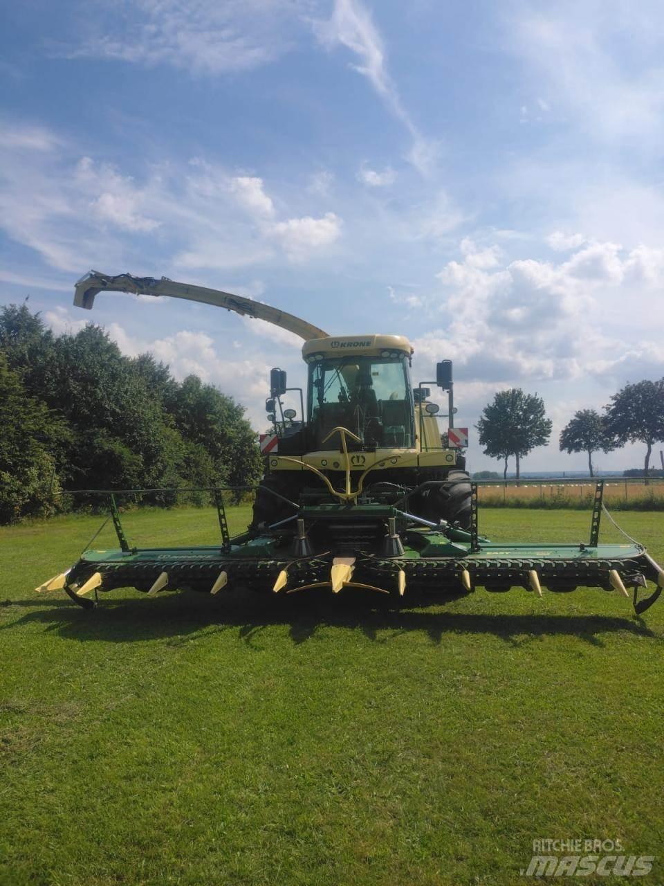 Krone Big X 700 Kendi yürür silaj makinalari