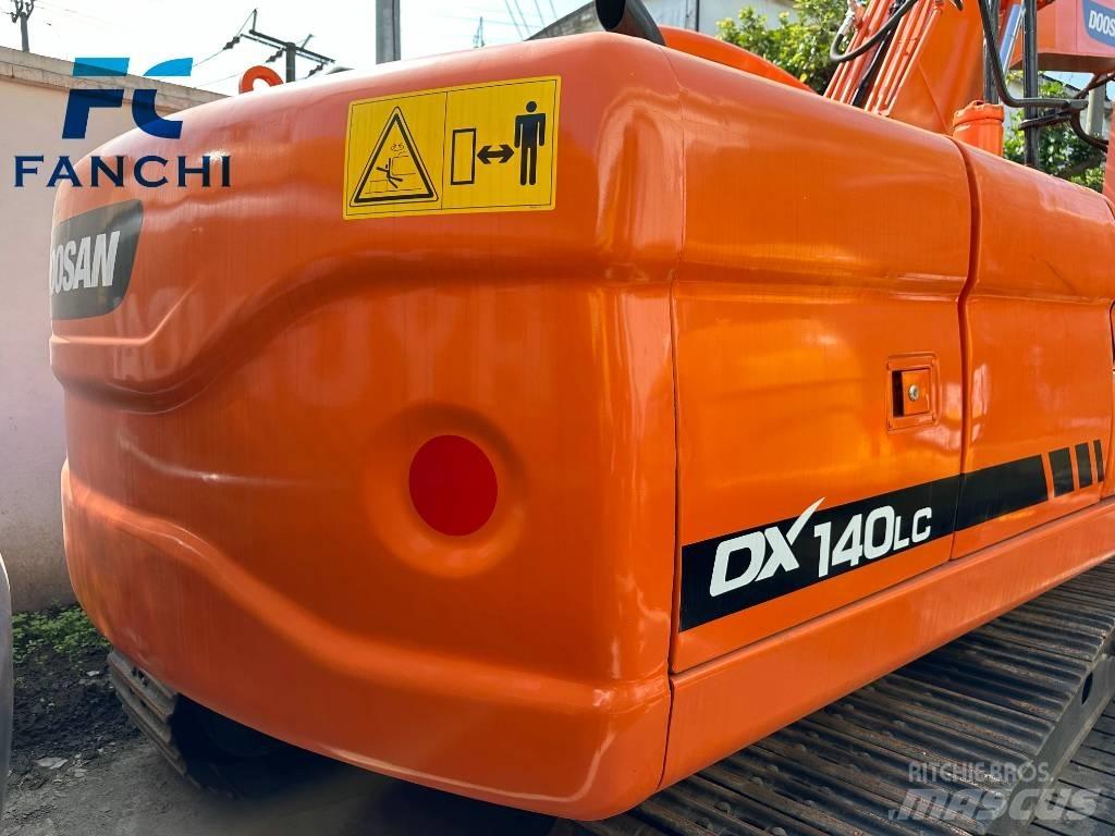 Doosan DX 140 LC Lastik tekerli ekskavatörler