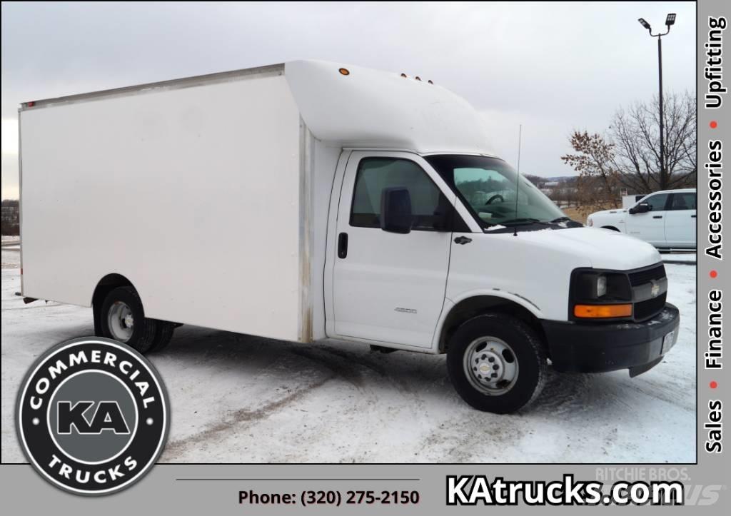 Chevrolet G4500 Kapali kasa kamyonlar