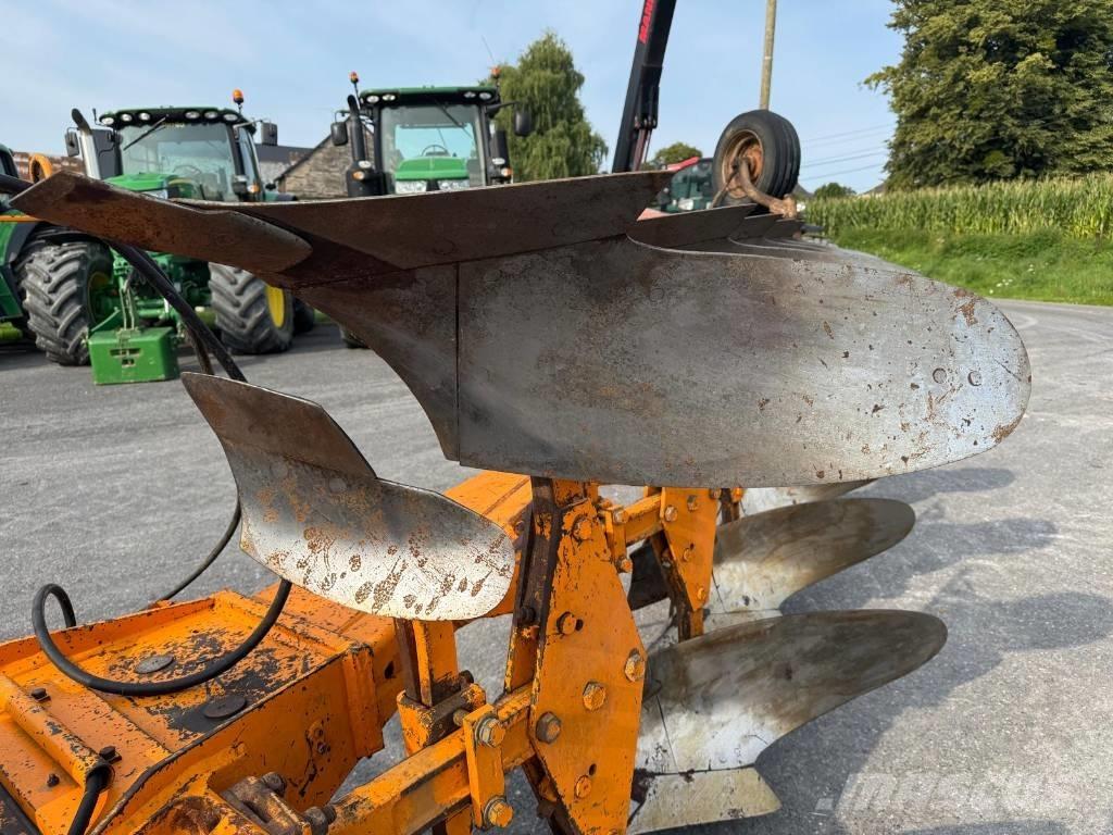 Huard 570 SUPER Döner pulluklar