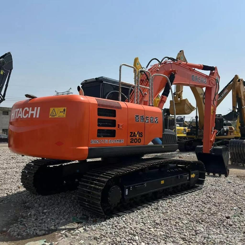 Hitachi 200-3 Paletli ekskavatörler