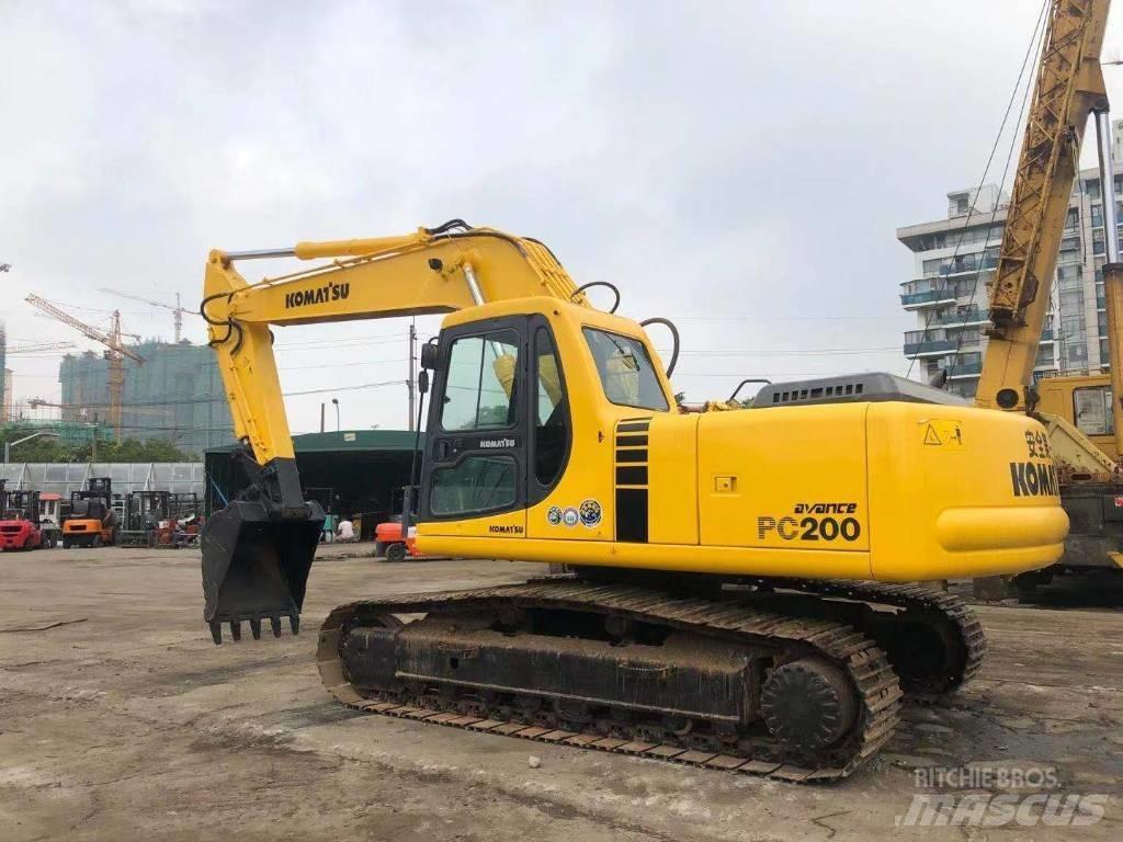Komatsu PC 200-6 Paletli ekskavatörler
