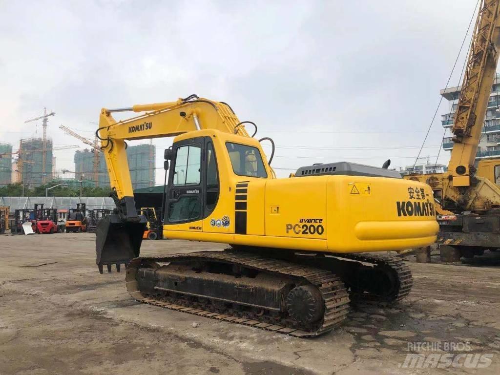 Komatsu PC 200-6 Paletli ekskavatörler