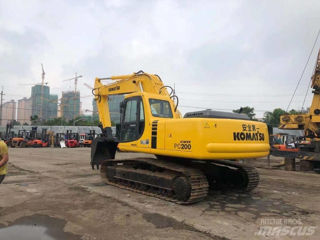Komatsu PC 200-6 Paletli ekskavatörler