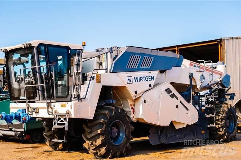 Wirtgen WR240 Diger kamyonlar