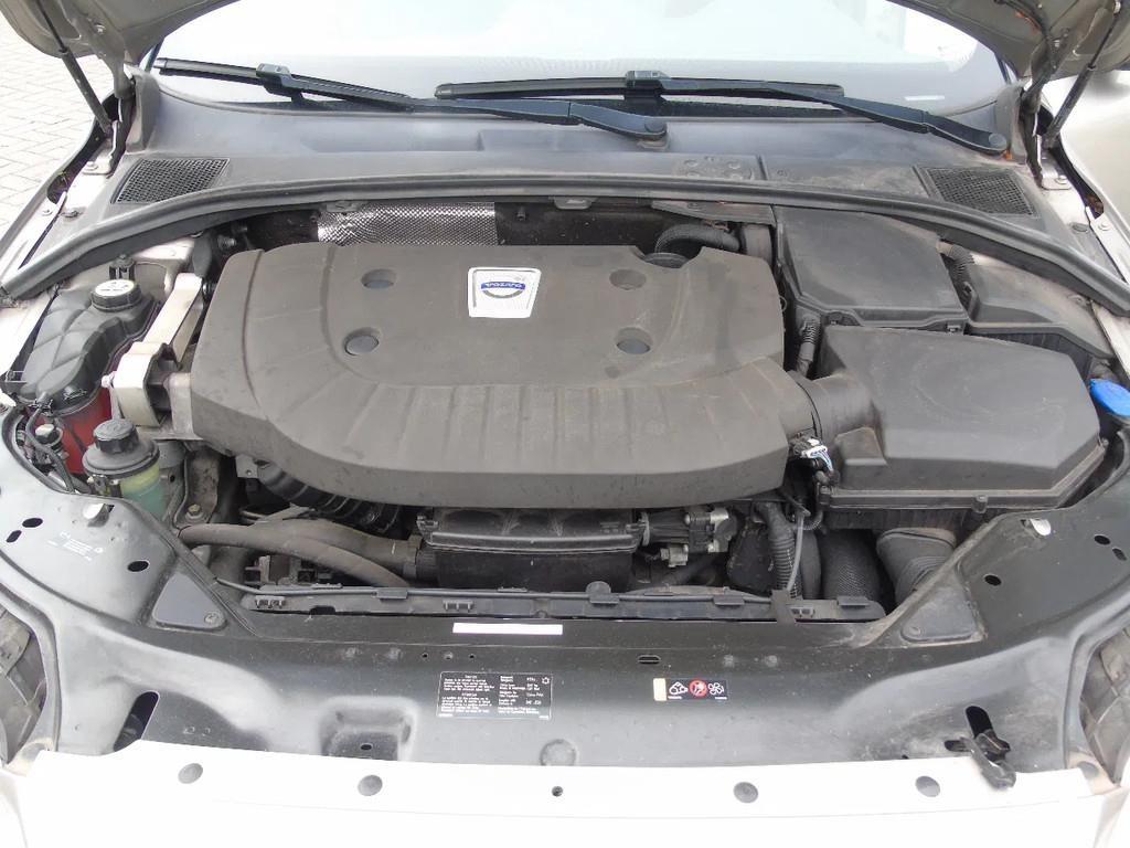 Volvo V70 + manual Otomobiller