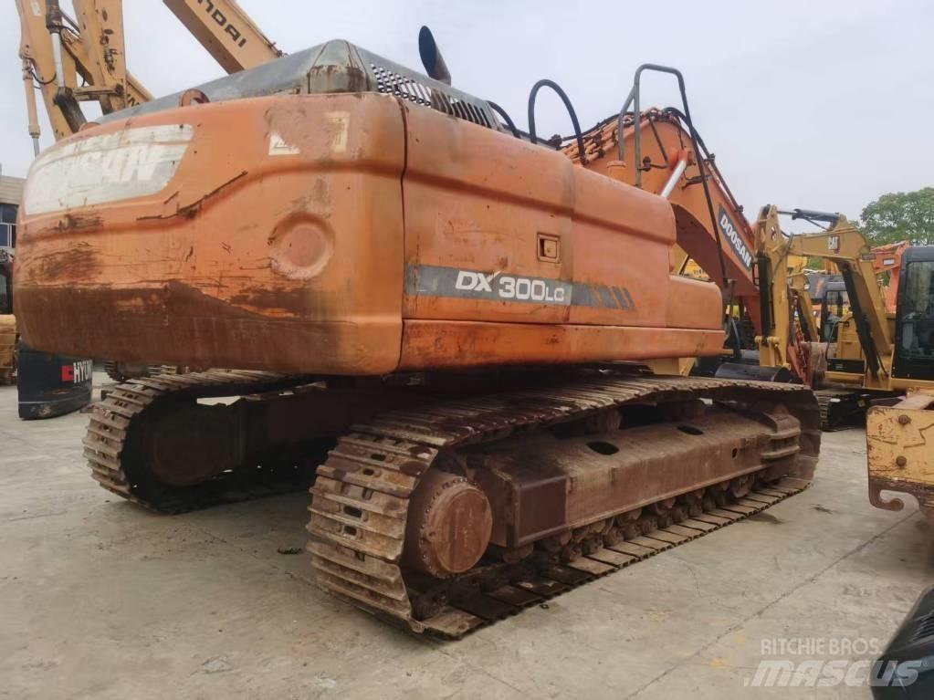 Doosan DX 300 LC Paletli ekskavatörler