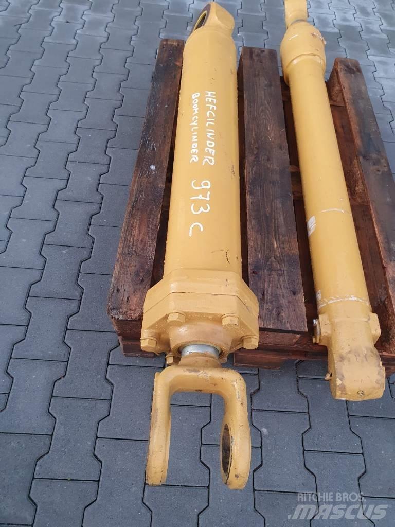CAT 973 C Akslar