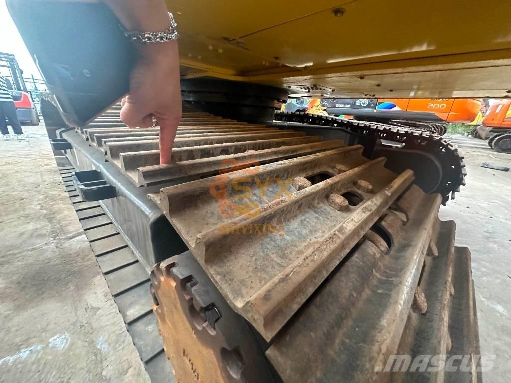 Komatsu PC 220-8 Paletli ekskavatörler