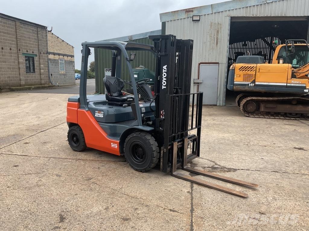 Toyota 52-8 FDF 25 Dizel forkliftler