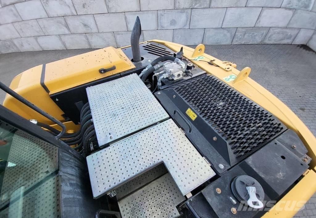 CAT M313 D Lastik tekerli ekskavatörler