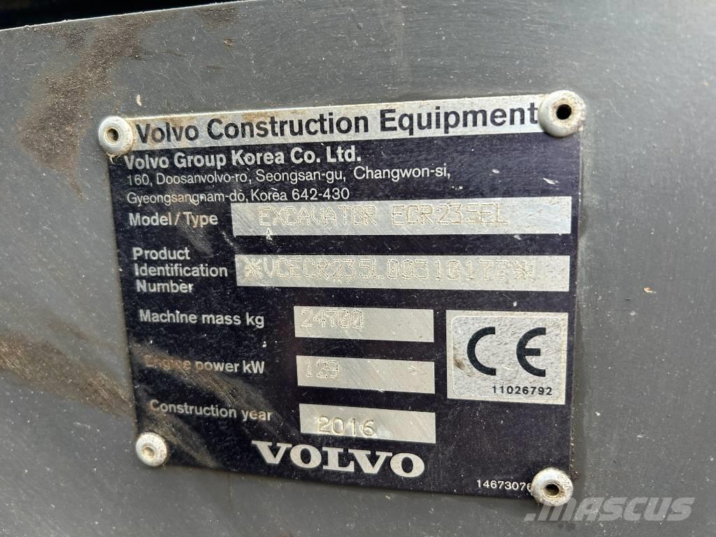 Volvo ECR 235 E L Paletli ekskavatörler