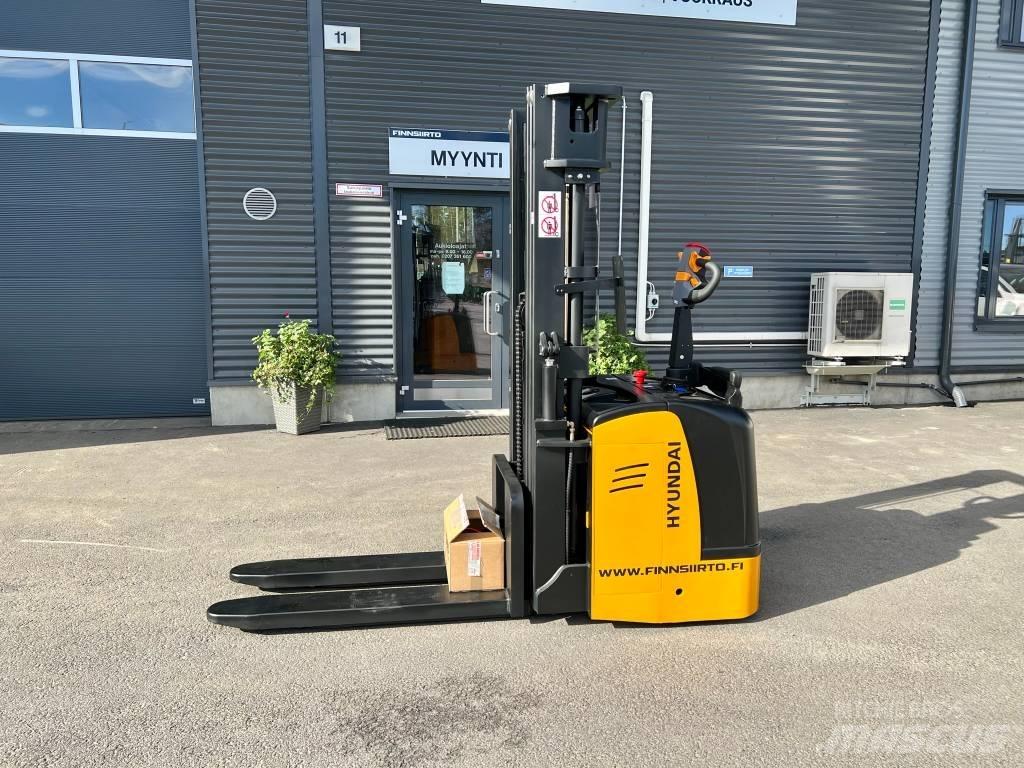 Hyundai 15ESR Akülü depo ekipmanları