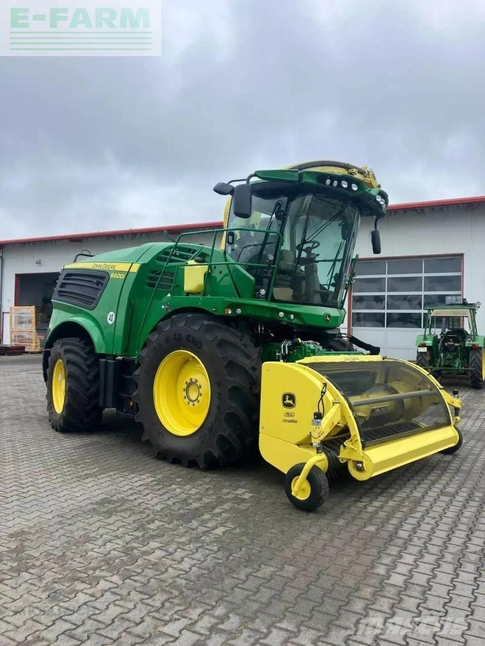 John Deere 8600i Kendi yürür silaj makinalari