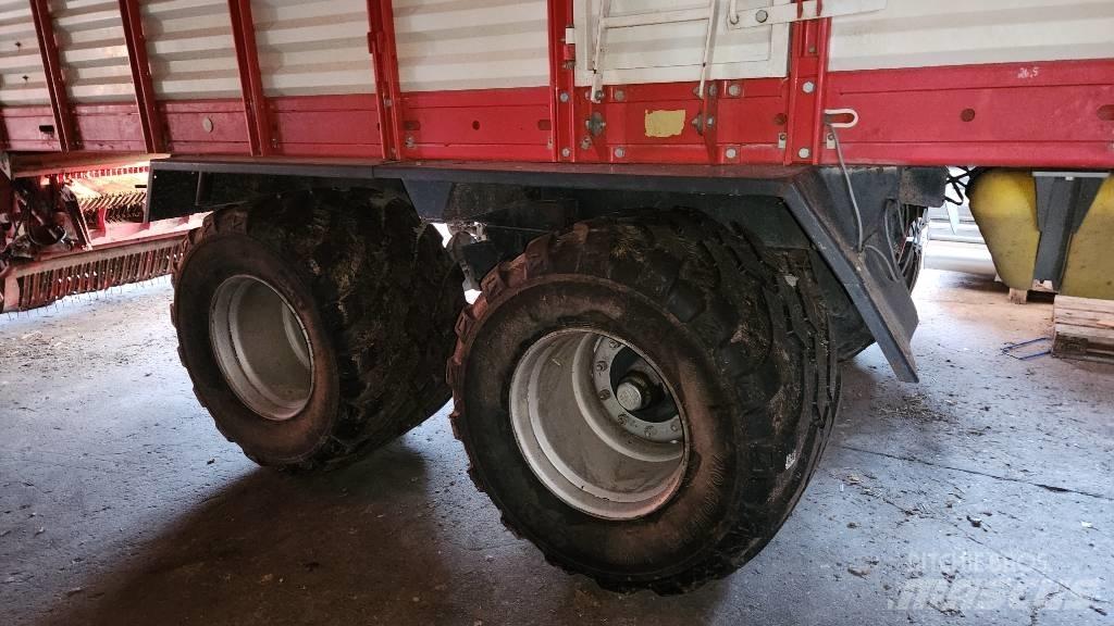 Pöttinger Jumbo 6600 Kendi yükler römorklar