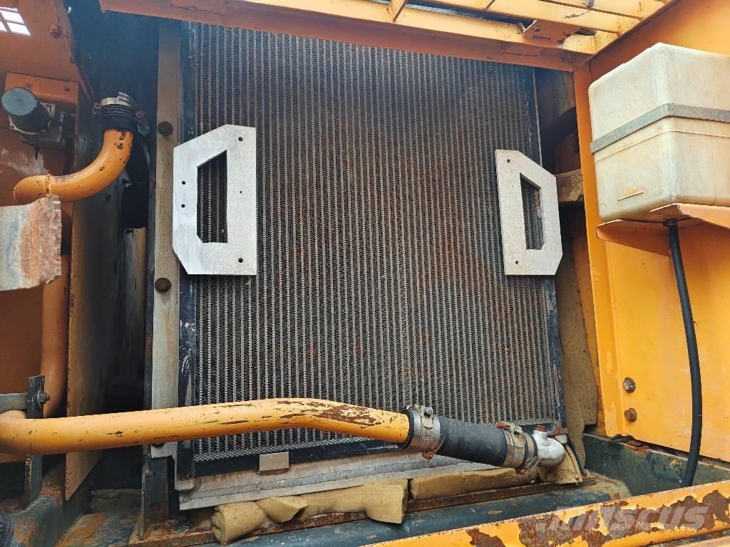 Hyundai R305LC-7 Paletli ekskavatörler