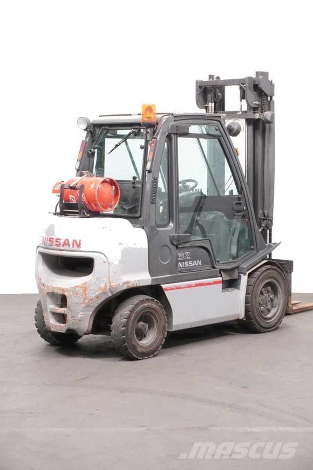 Nissan UGD02 A 32 PQ LPG'li forkliftler