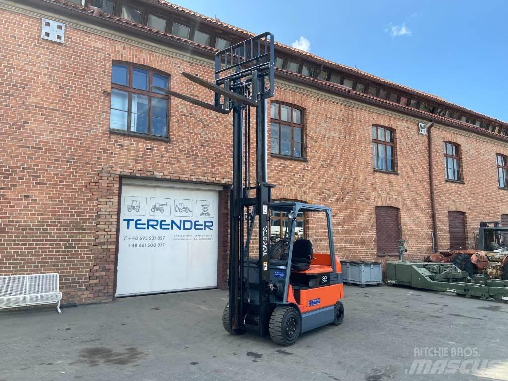 Toyota 7FBMF35 Elektrikli forkliftler