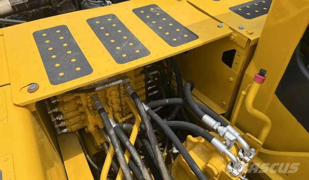 Komatsu PC200-7 Paletli ekskavatörler