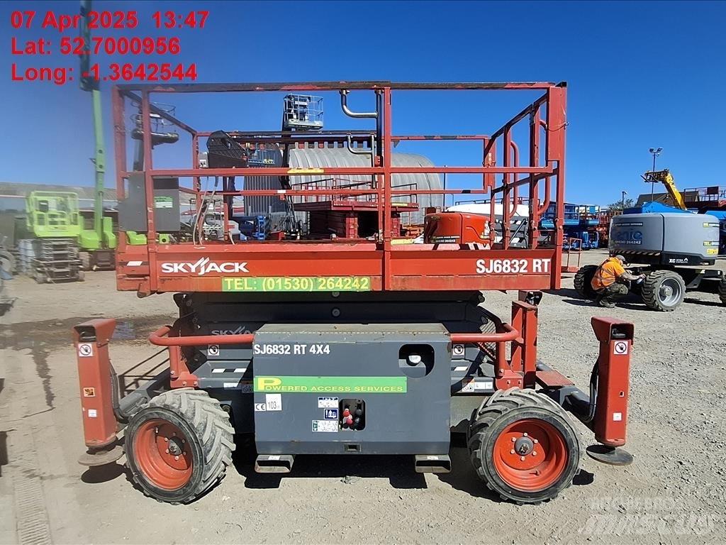 SkyJack SJ 6832 RT Makasli platformlar