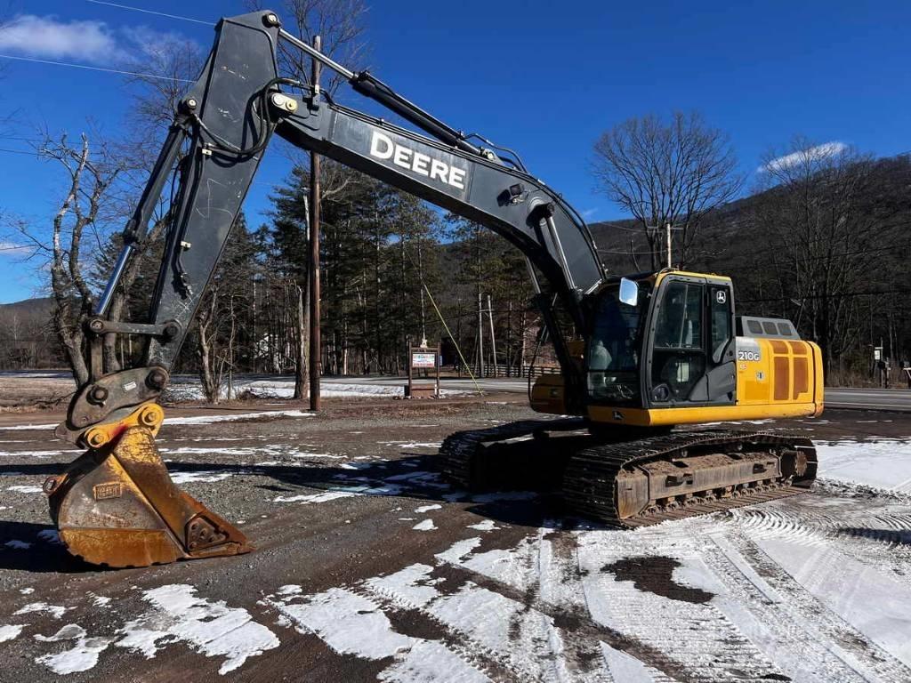 DEERE 210G LC Paletli ekskavatörler