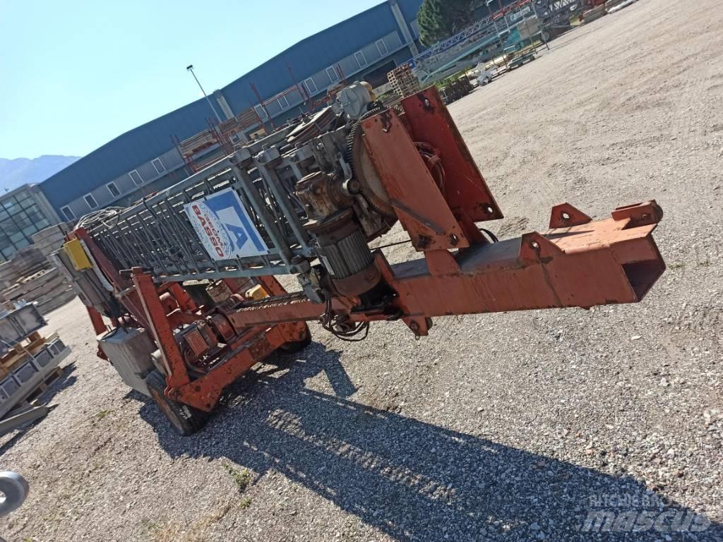 Fari E300 Kendini kuran kule vinçler