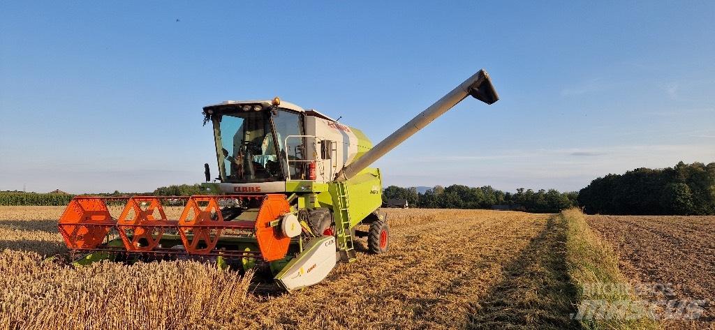 CLAAS Avero 240 Biçerdöverler