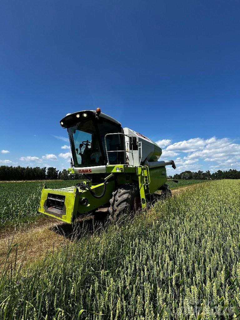CLAAS Avero 240 Biçerdöverler