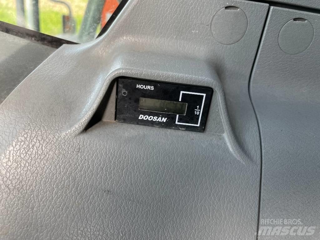 Doosan DX165W-5 Lastik tekerli ekskavatörler