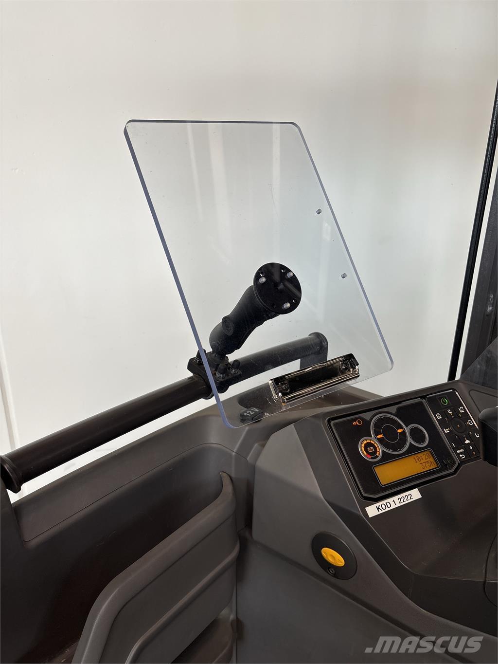 Atlet UMS160 Reach truck - depo içi istif araçları