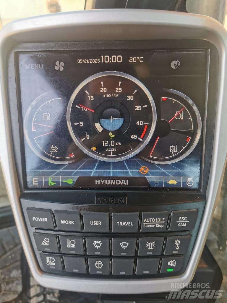 Hyundai HX 260 NL Paletli ekskavatörler