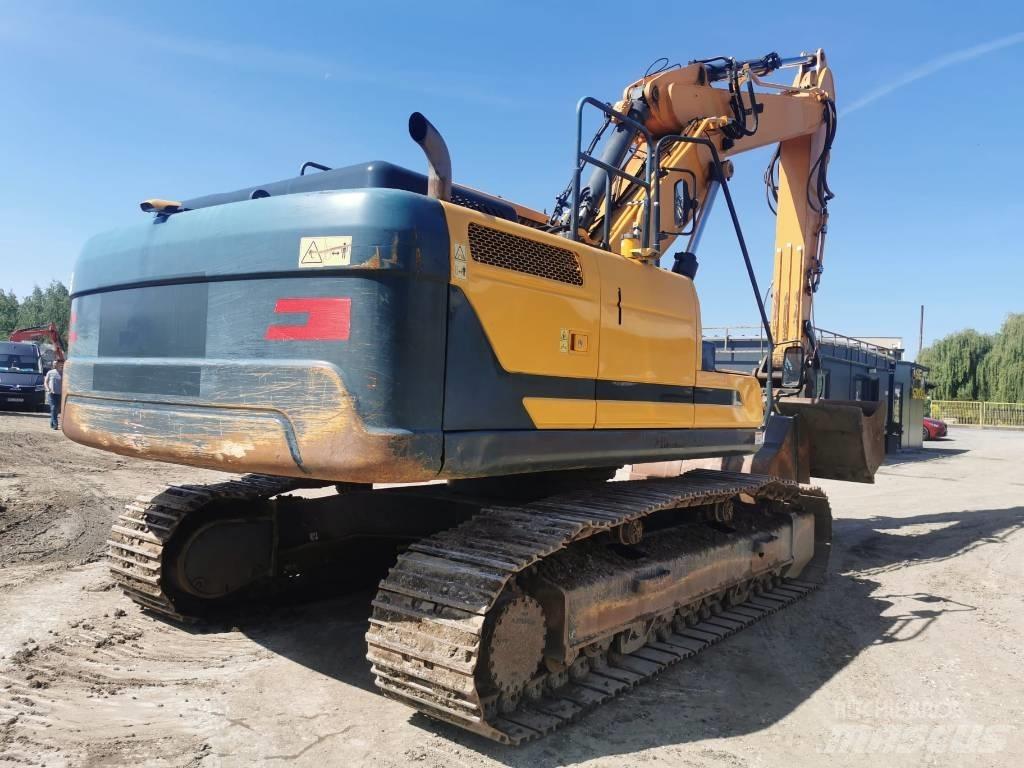 Hyundai HX 260 NL Paletli ekskavatörler