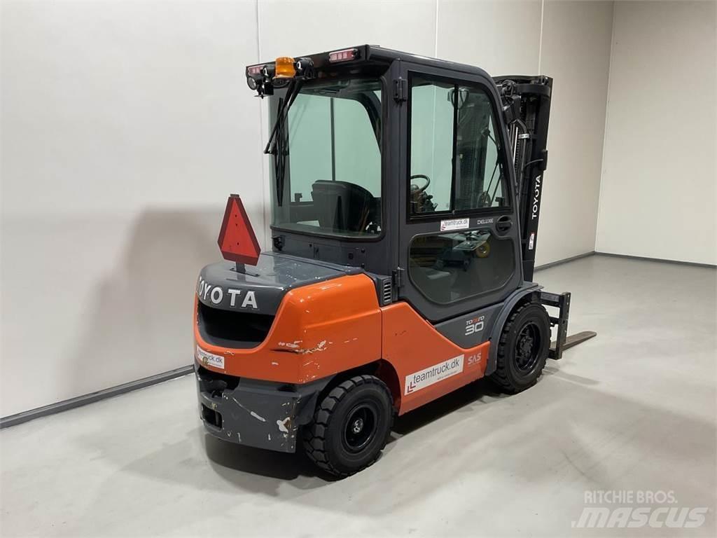 Toyota 52-8FDF30 Dizel forkliftler
