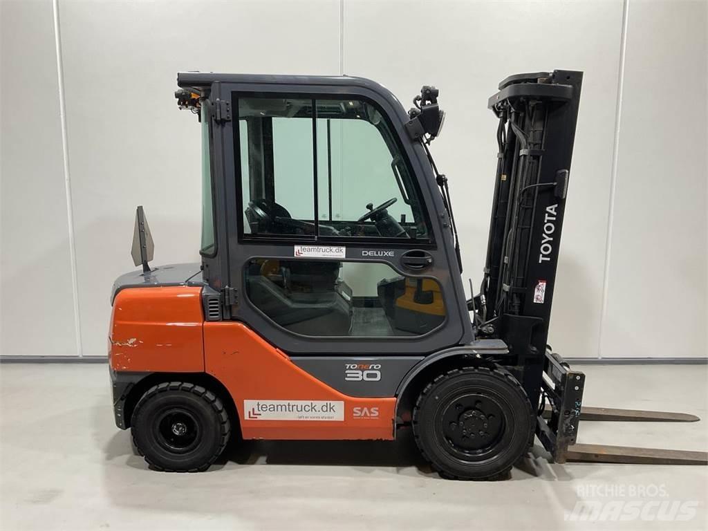 Toyota 52-8FDF30 Dizel forkliftler