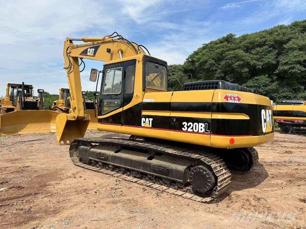 CAT 320B Paletli ekskavatörler