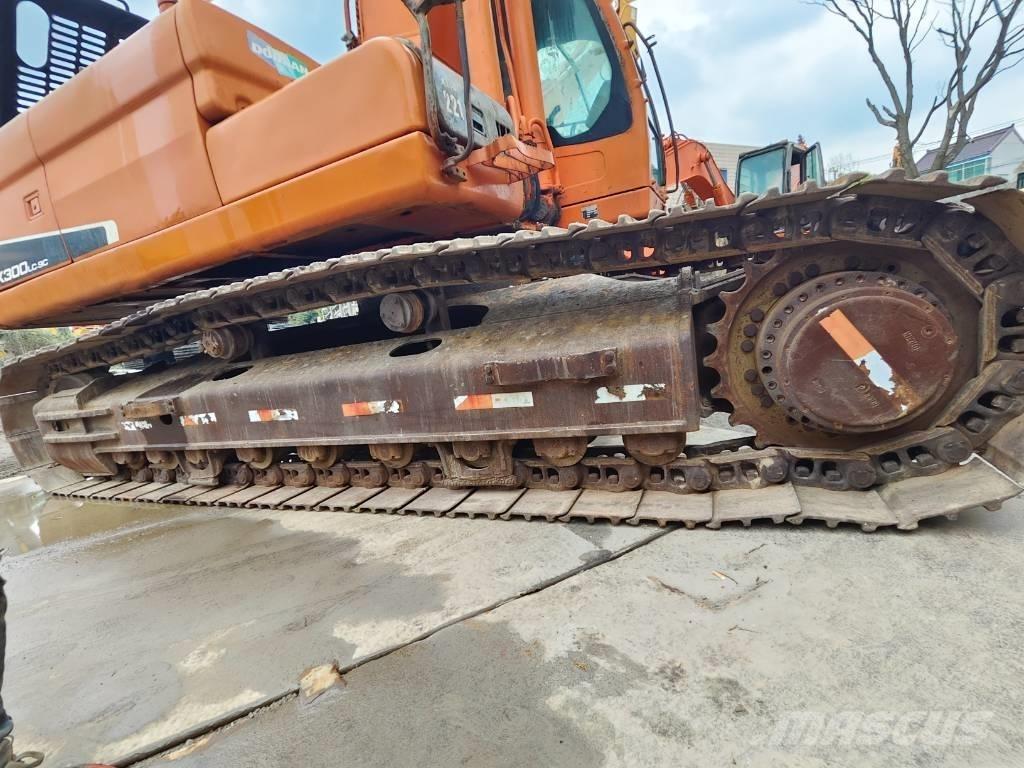 Doosan DX 300 LC Paletli ekskavatörler