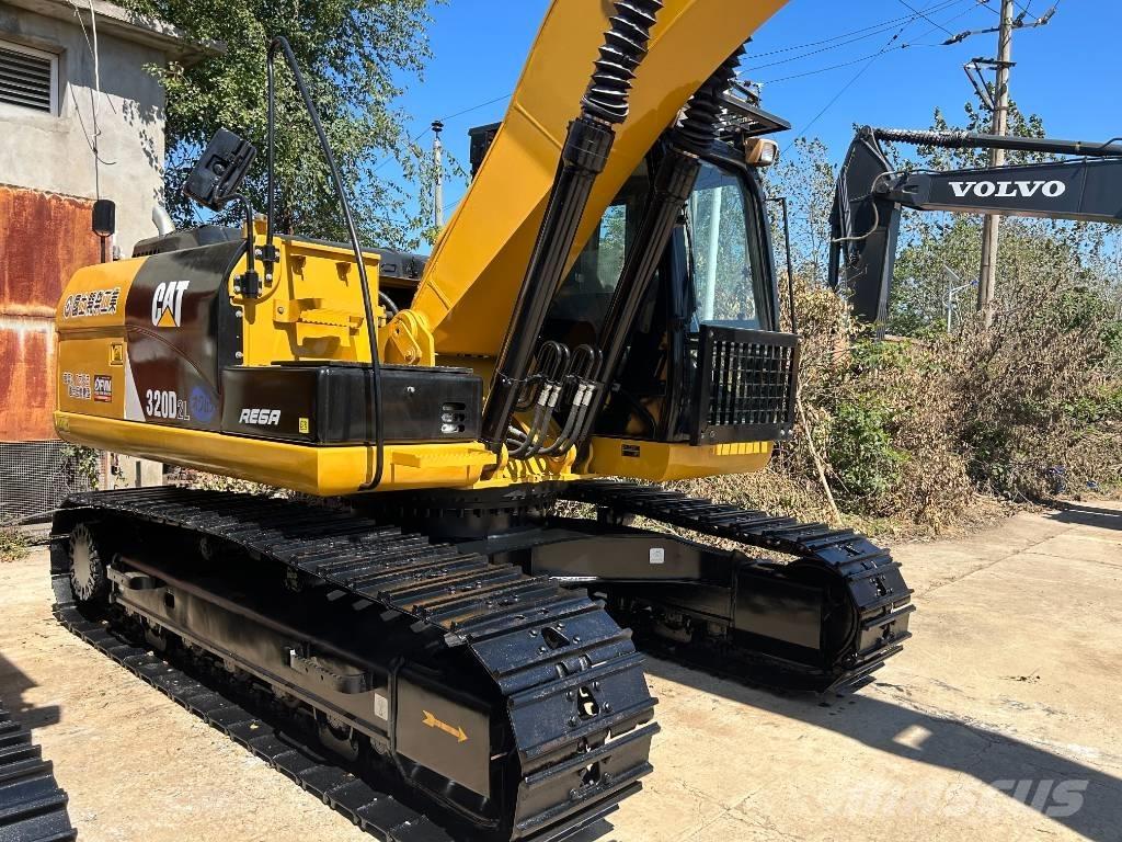 CAT 320D2L Paletli ekskavatörler