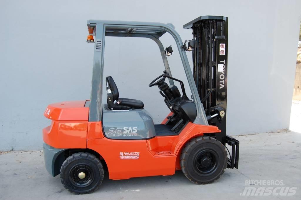 Toyota 7 FD 25 Dizel forkliftler