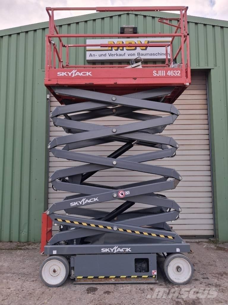 SkyJack SJ III 4632 Makasli platformlar