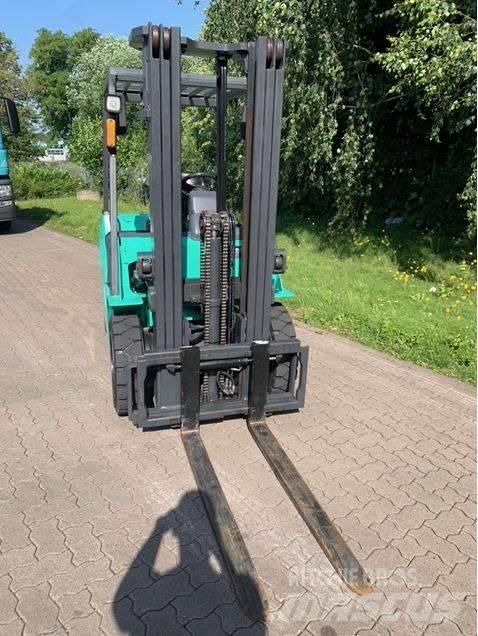 Mitsubishi FD25NT Dizel forkliftler