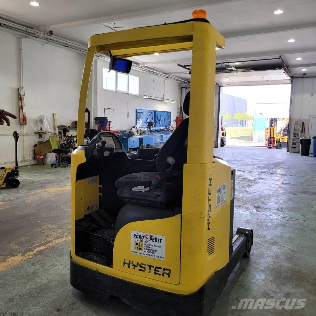 Hyster R 1.6 Reach truck - depo içi istif araçları